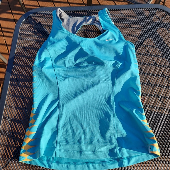 Nike Dri-Fit Turquoise Women’s Tank Top with built-in bra size L - Picture 7 of 8